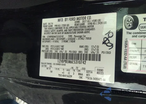 2014 Ford Mustang V6 z USA, uszkodzony, nr VIN 1ZVBP8EM6E5310742